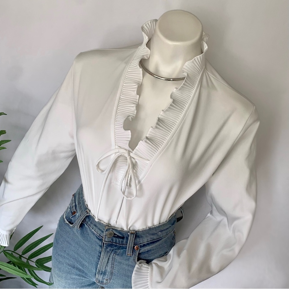v i n t a g e :: Whimsical Romantic Ruffle Pleated Blouse - Picture 12 of 13